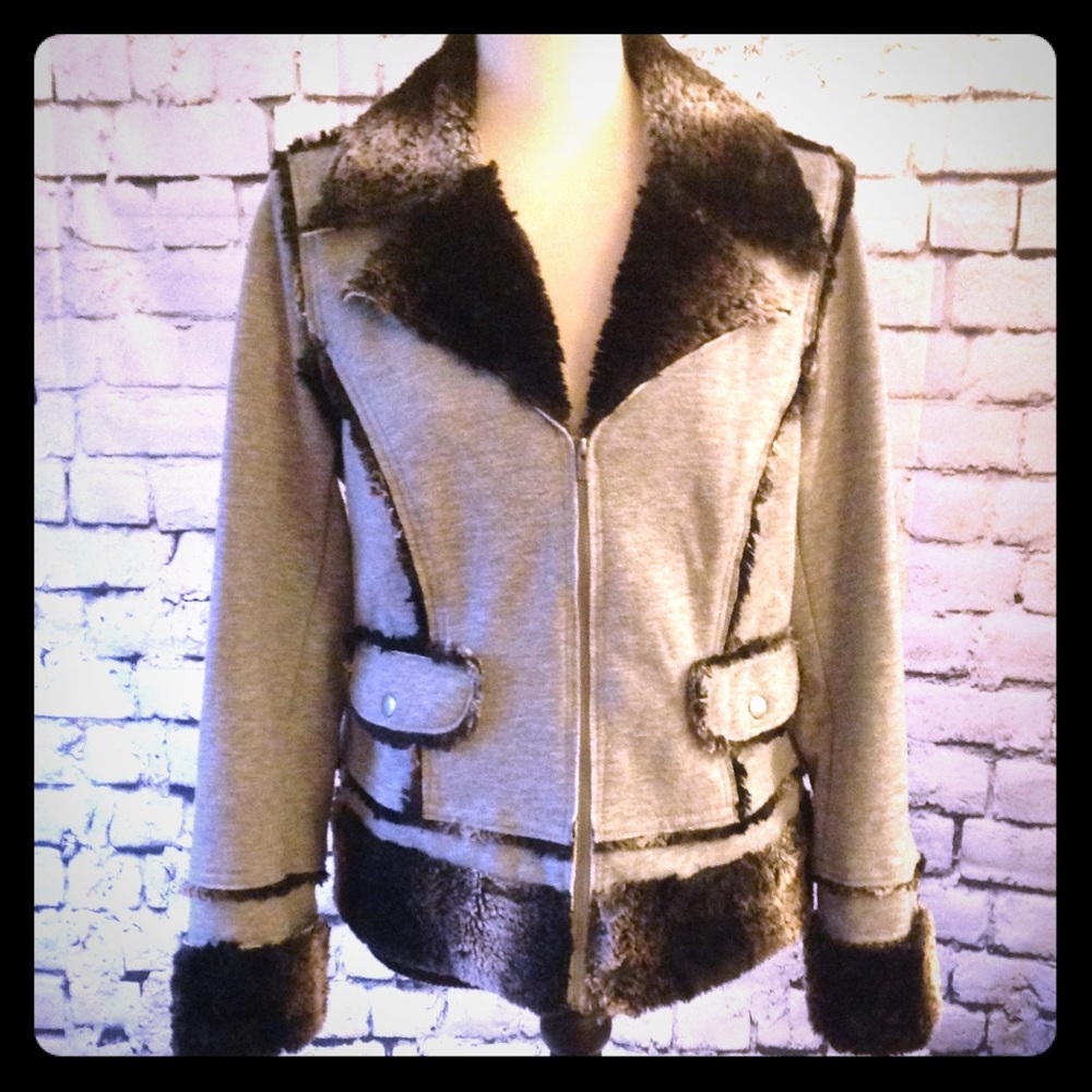 Chicos gray jacket/blazer with faux fur collar